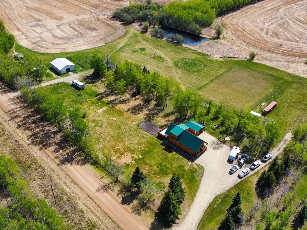 20133 Twp Road 832 St. Isidore AB T0H 1E0