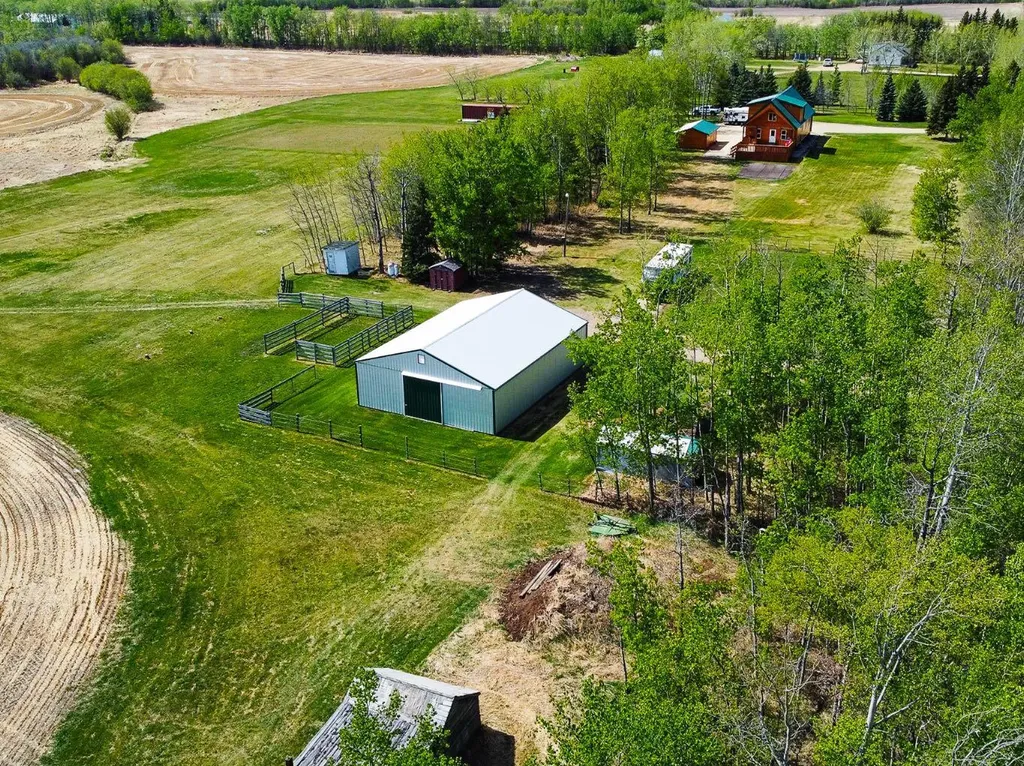 20133 Twp Road 832 St. Isidore AB T0H 1E0