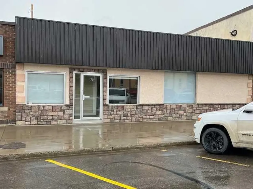 72 2 Avenue W Cardston AB T0K0K0