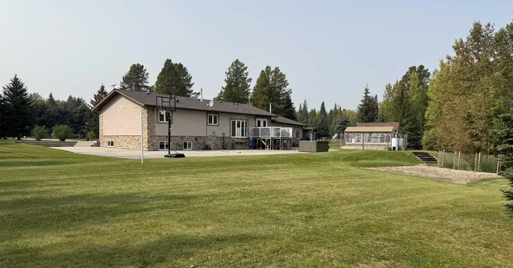 53515 Range Road 165a Rural Yellowhead County AB T7E 3K9