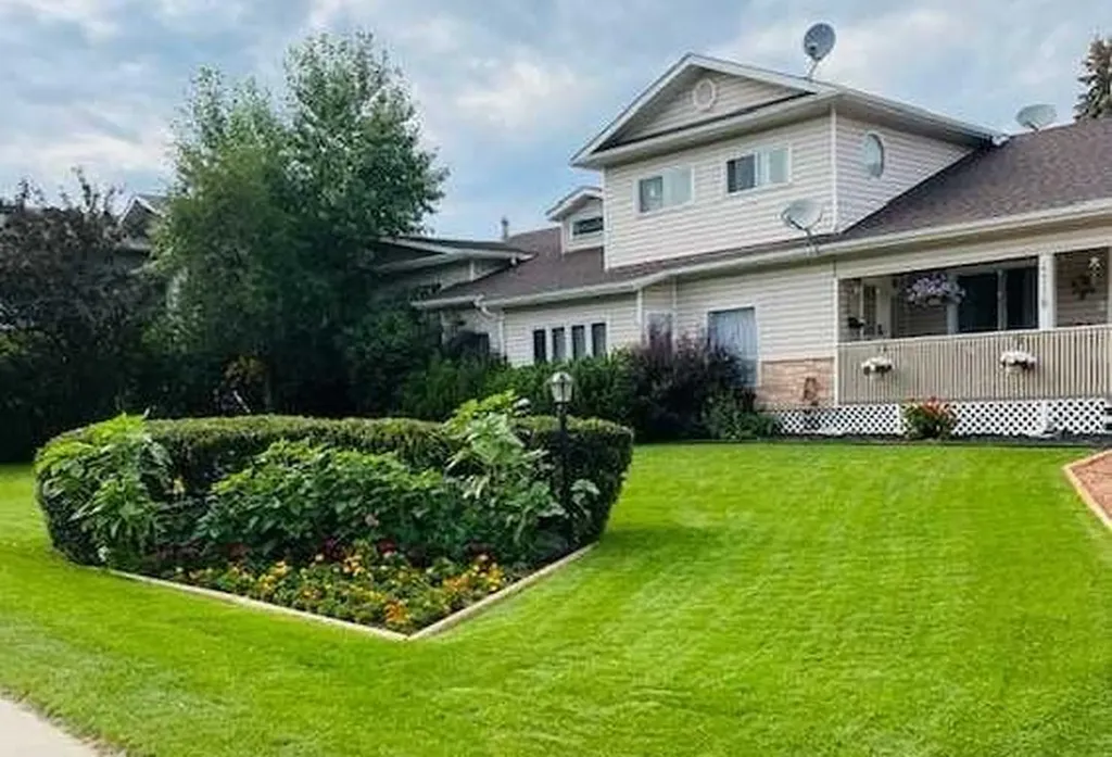 4718 College Avenue Lacombe AB T4L 1Z1
