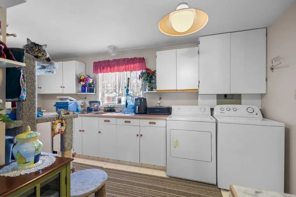 4718 College Avenue Lacombe AB T4L 1Z1