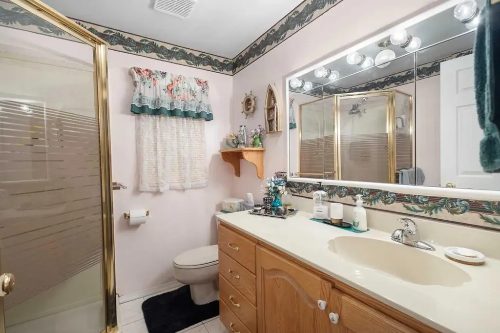 4718 College Avenue Lacombe AB T4L 1Z1