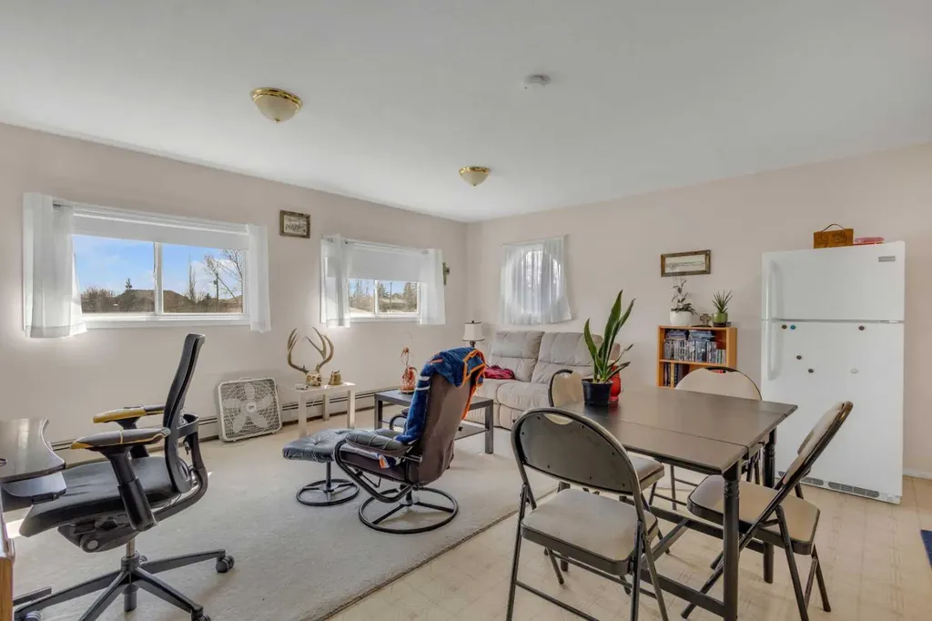 4718 College Avenue Lacombe AB T4L 1Z1