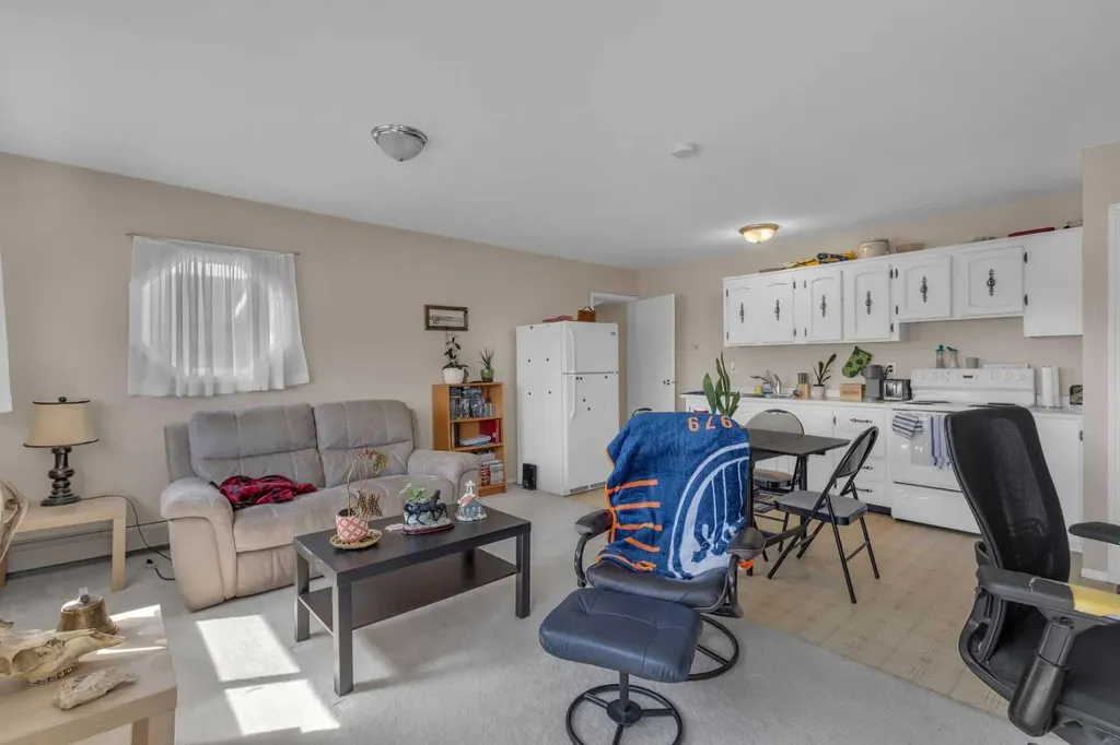 4718 College Avenue Lacombe AB T4L 1Z1