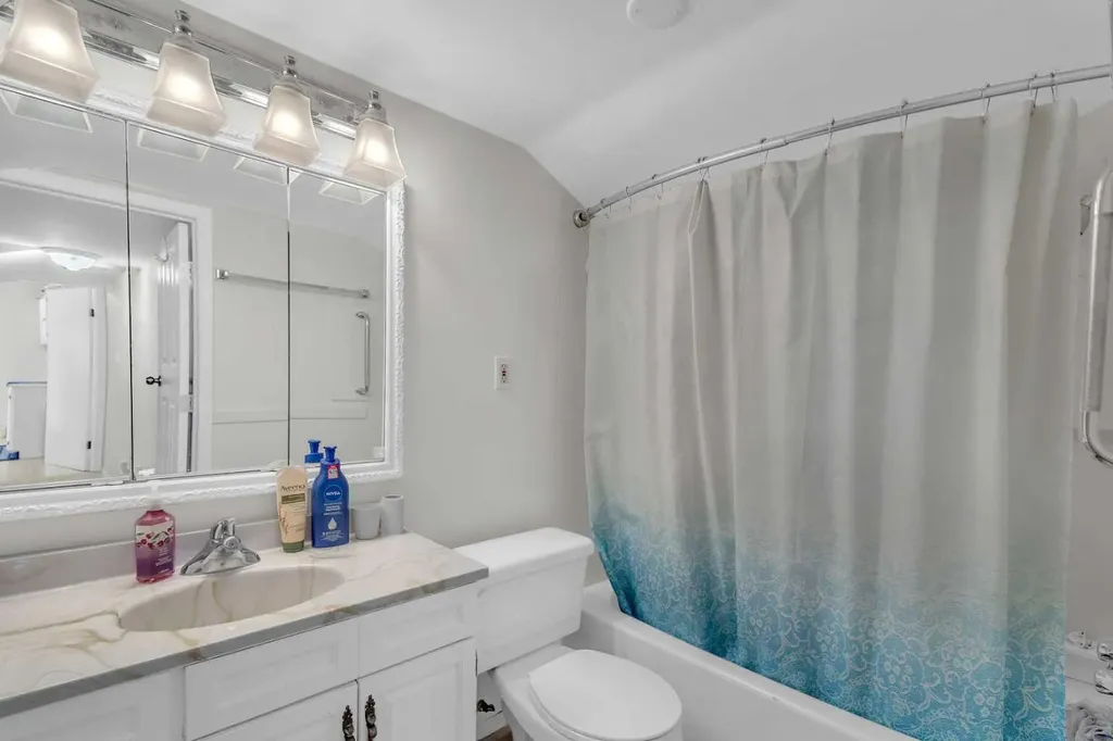 4718 College Avenue Lacombe AB T4L 1Z1