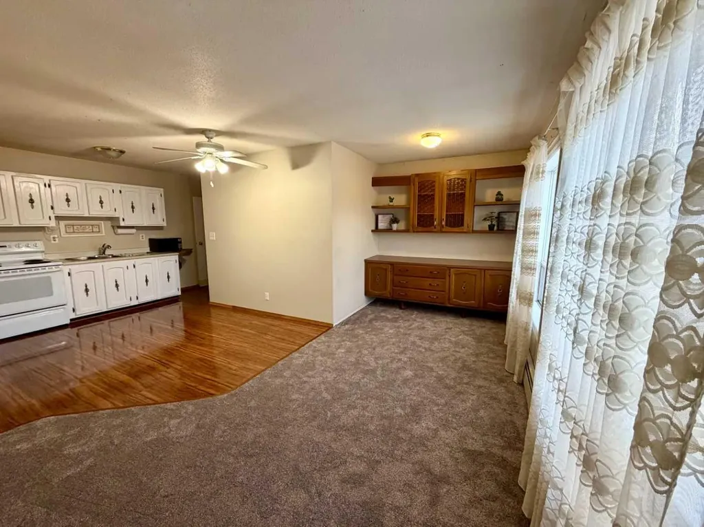 4718 College Avenue Lacombe AB T4L 1Z1