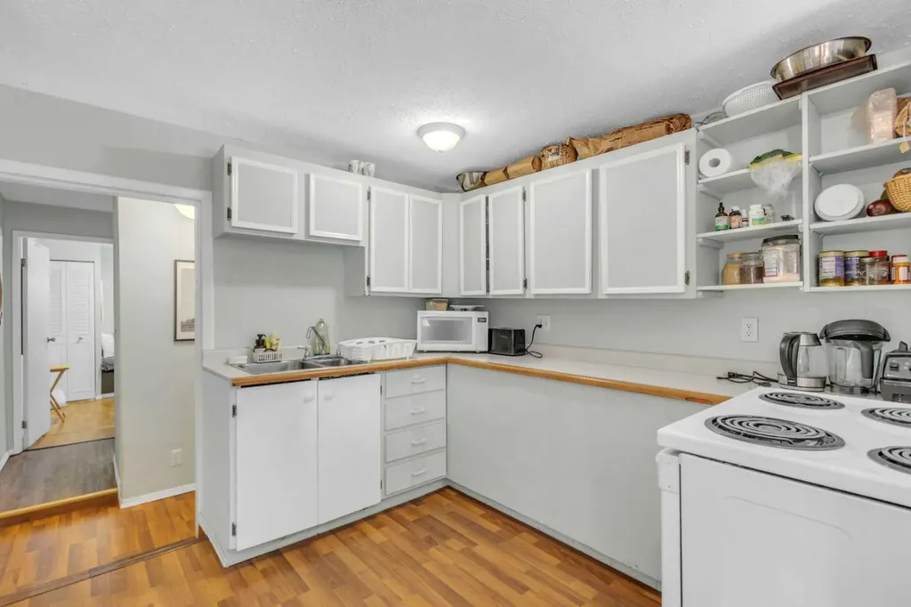 4718 College Avenue Lacombe AB T4L 1Z1