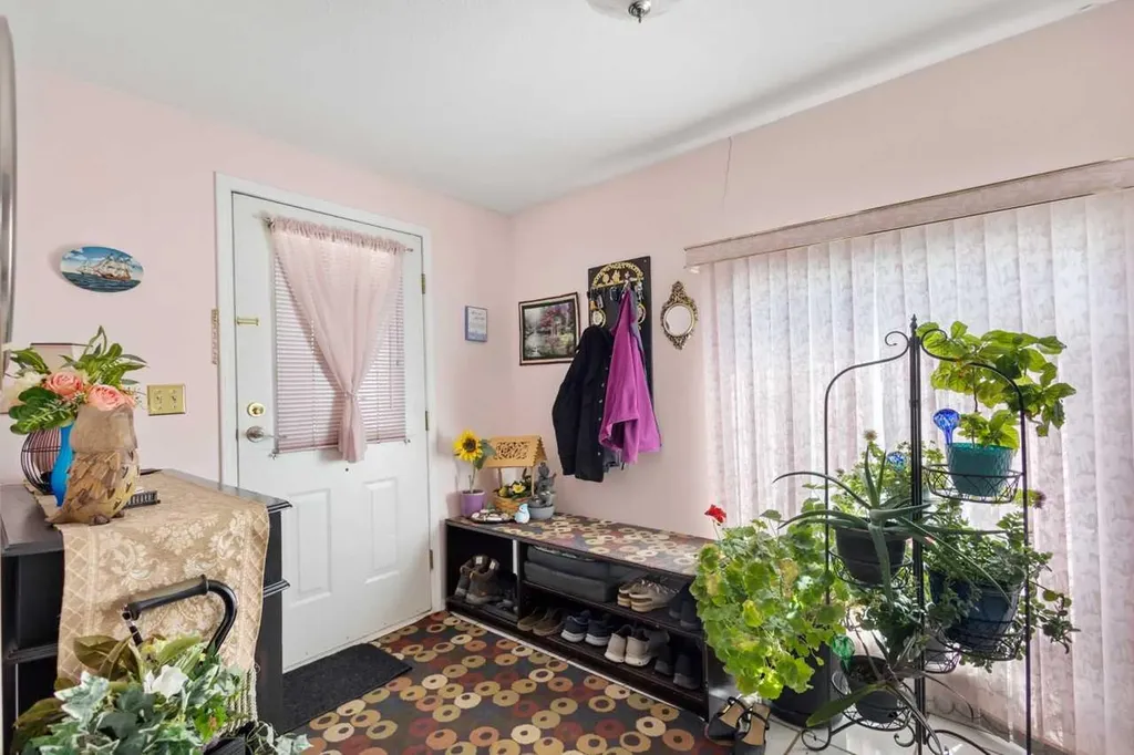 4718 College Avenue Lacombe AB T4L 1Z1