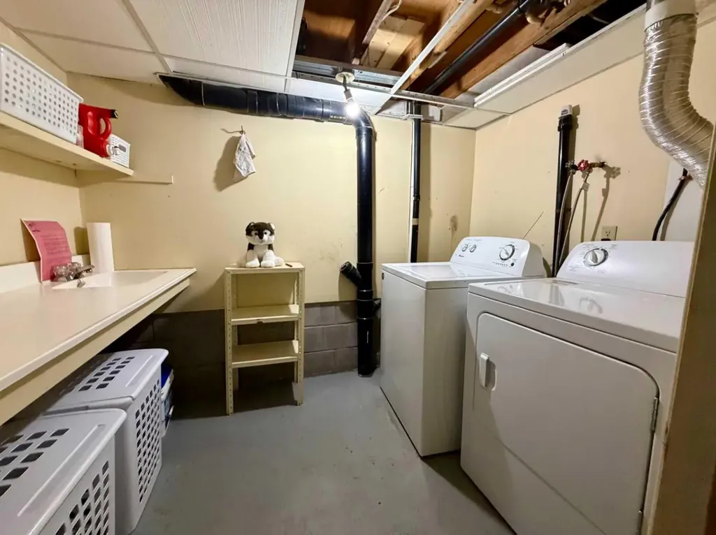 4718 College Avenue Lacombe AB T4L 1Z1
