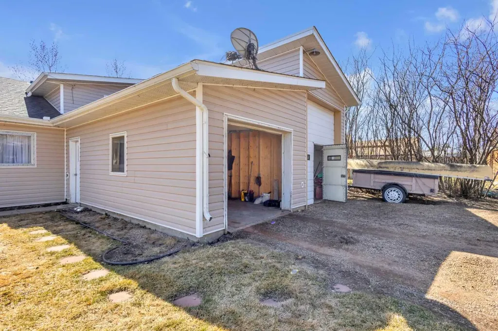 4718 College Avenue Lacombe AB T4L 1Z1