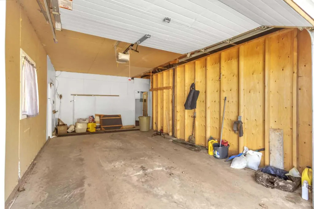 4718 College Avenue Lacombe AB T4L 1Z1