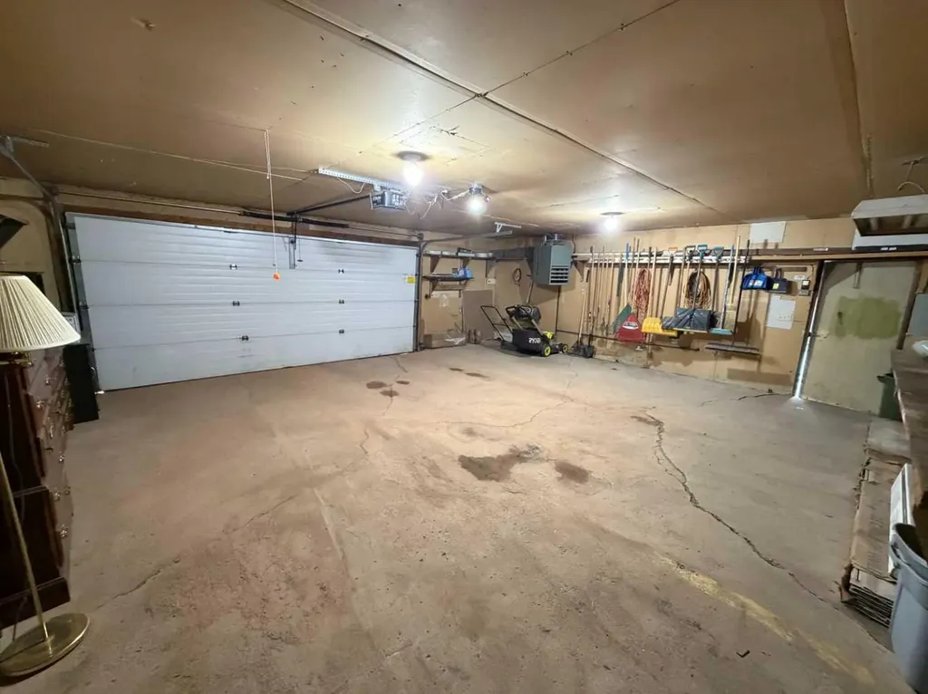 4718 College Avenue Lacombe AB T4L 1Z1
