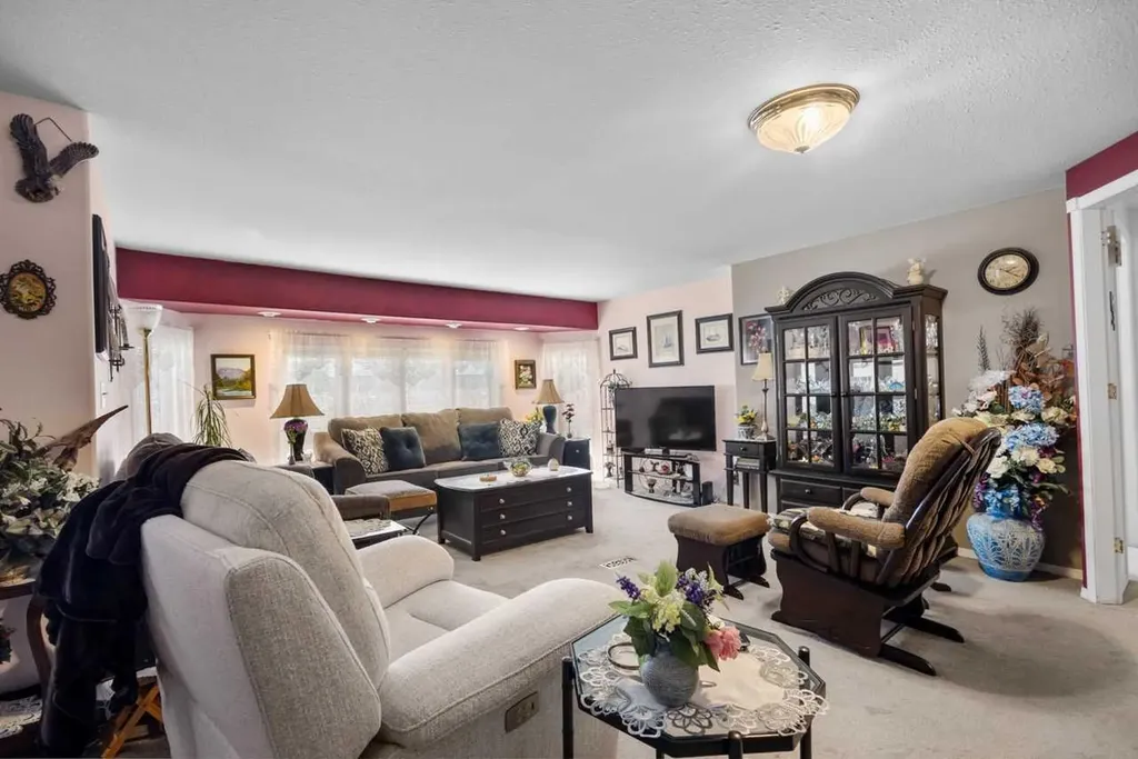 4718 College Avenue Lacombe AB T4L 1Z1