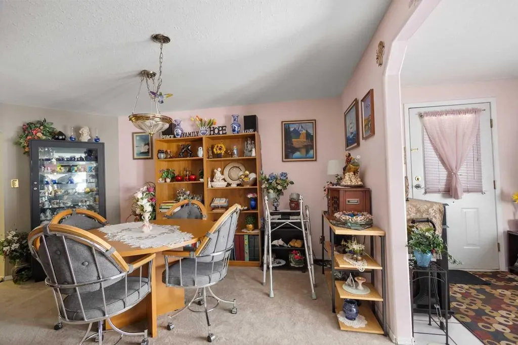 4718 College Avenue Lacombe AB T4L 1Z1
