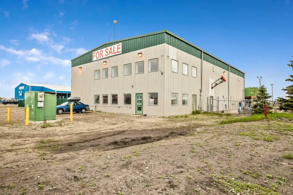 450254 82 Street E Rural Foothills County AB T0L 1T0