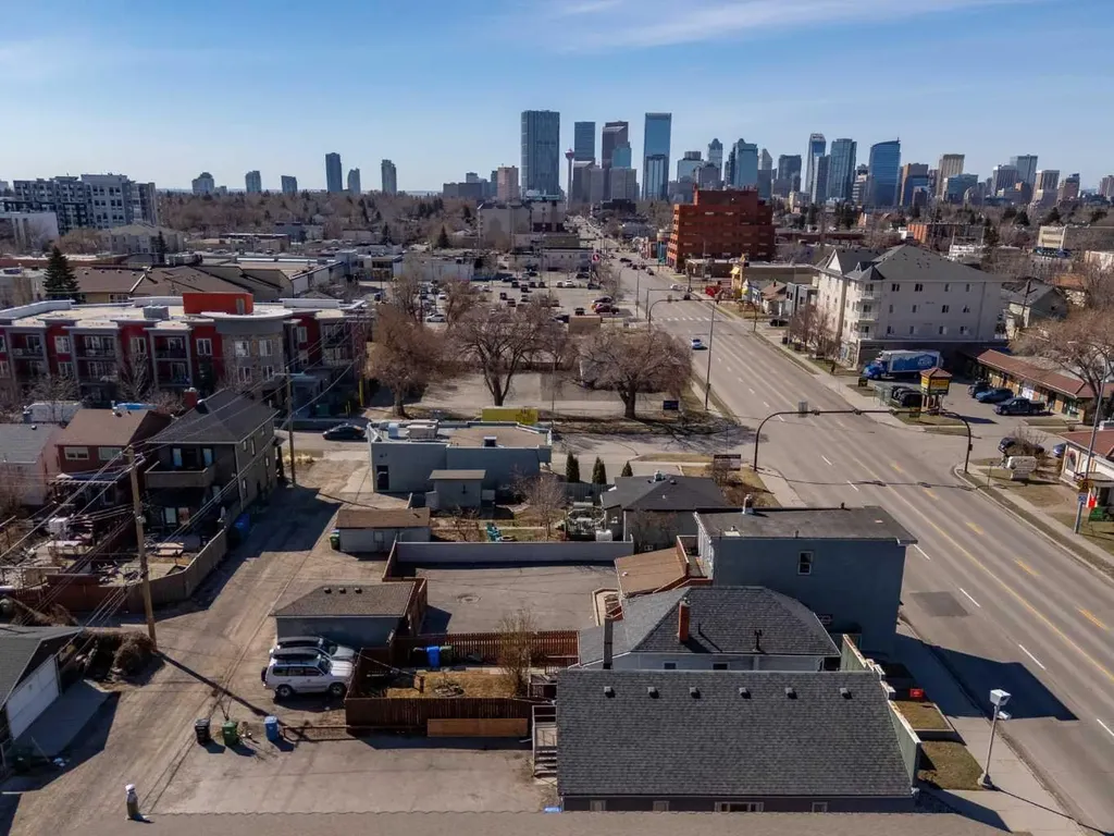 2004-2018 Centre Street NE Calgary AB T2E 2T1