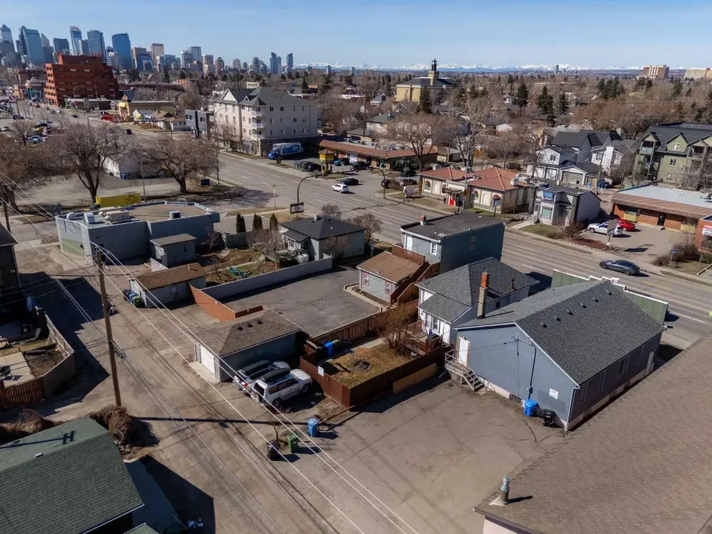 2004-2018 Centre Street NE Calgary AB T2E 2T1