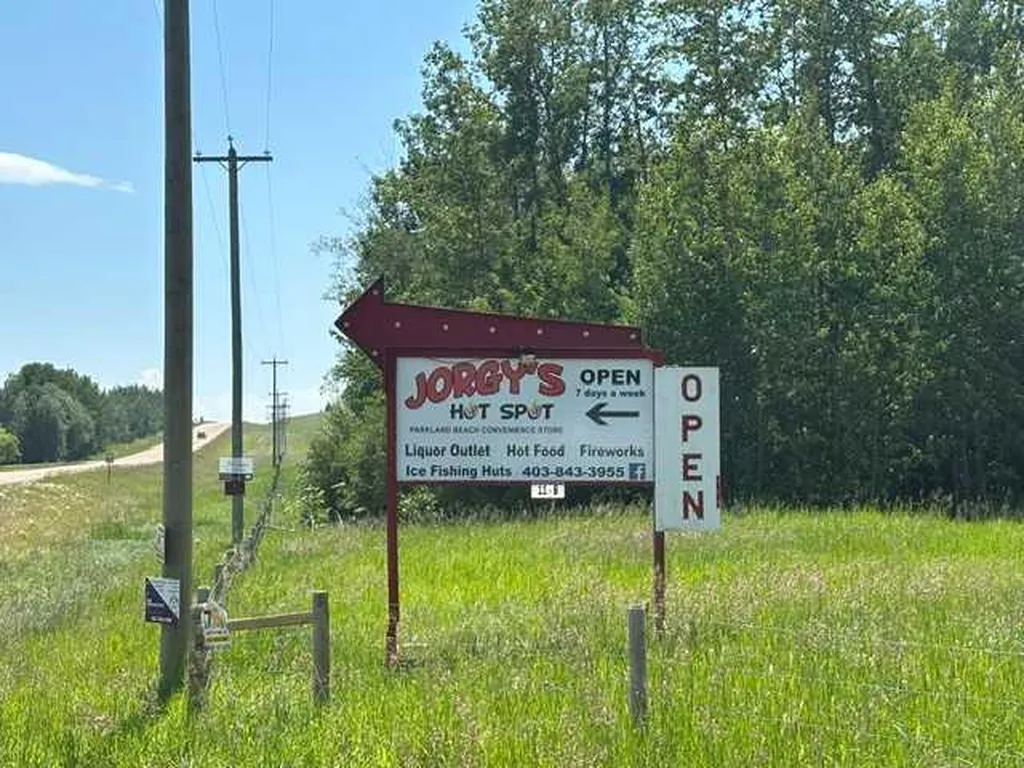 140 Bruhn Boulevard Rural Ponoka County AB T4N 4E7