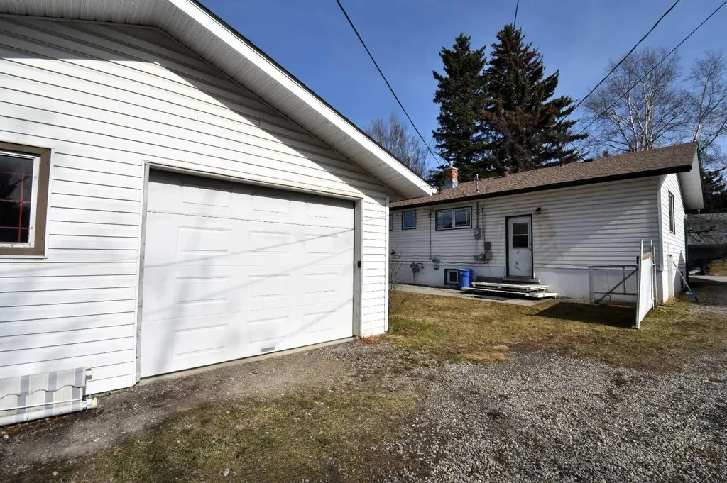 119 Lodgepole Drive Hinton AB T7V 1E4