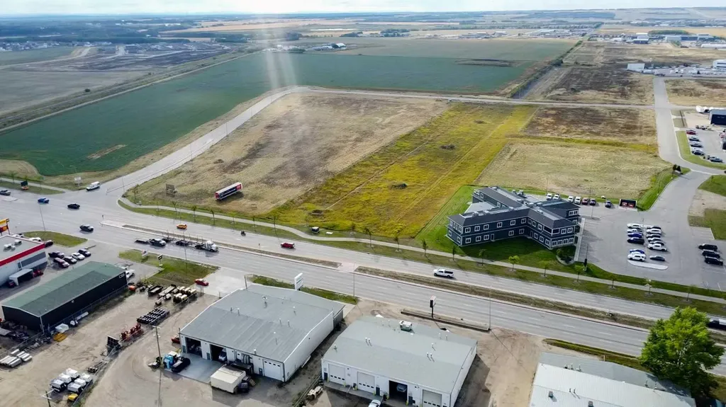 Lot 3 Na Avenue Grande Prairie AB T8W 0C7