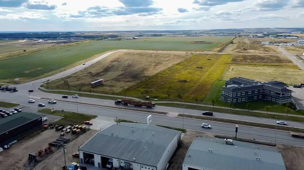 Lot 3 Na Avenue Grande Prairie AB T8W 0C7
