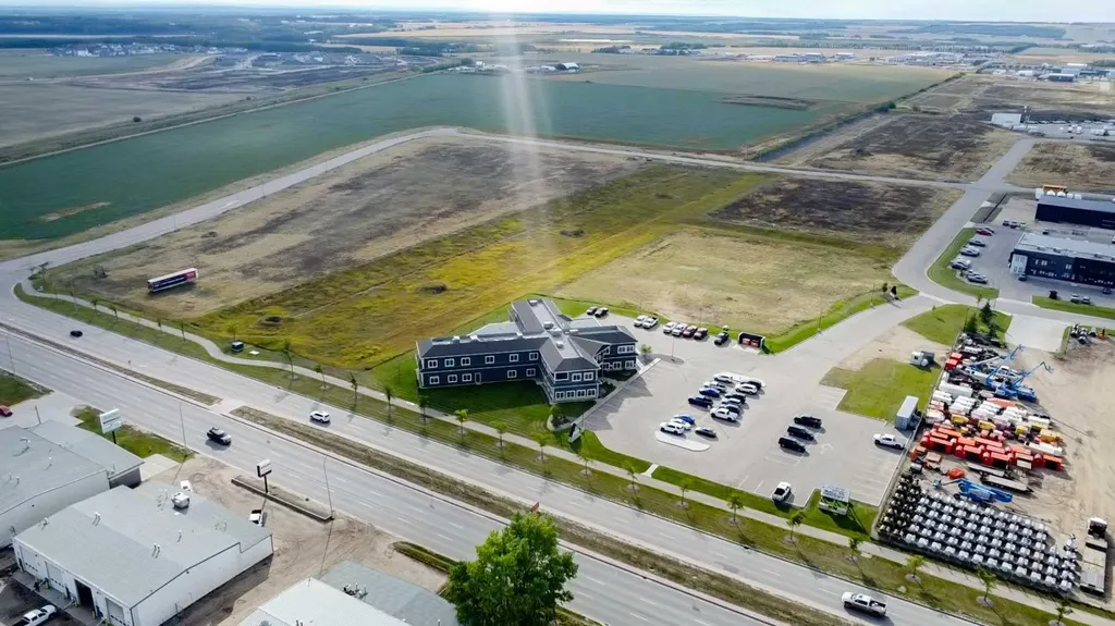 Lot 3 Na Avenue Grande Prairie AB T8W 0C7