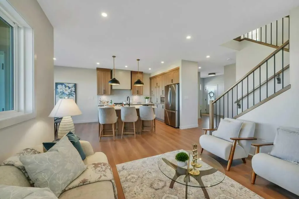 7 Vincent Gate Sylvan Lake AB T4S 0V7