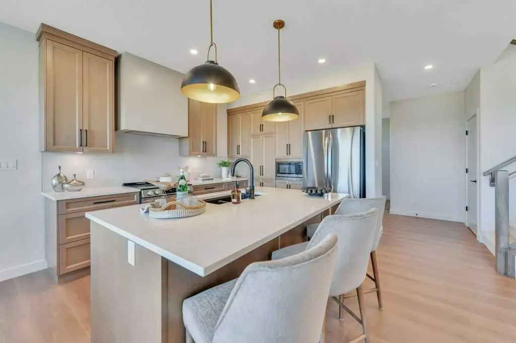 7 Vincent Gate Sylvan Lake AB T4S 0V7