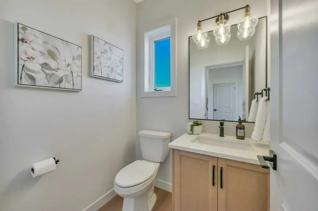 7 Vincent Gate Sylvan Lake AB T4S 0V7