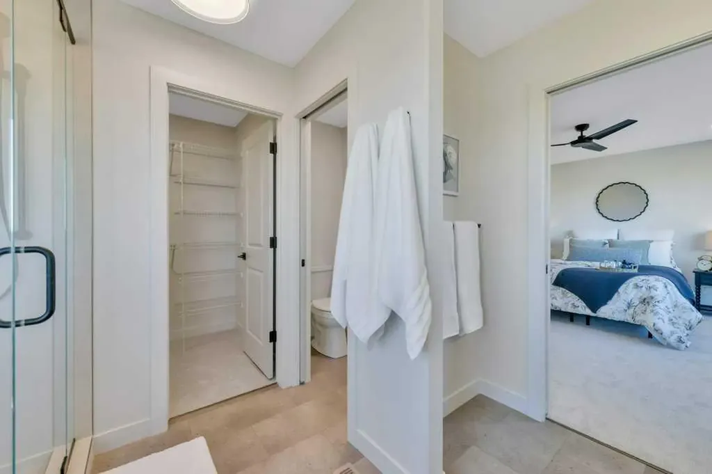 7 Vincent Gate Sylvan Lake AB T4S 0V7