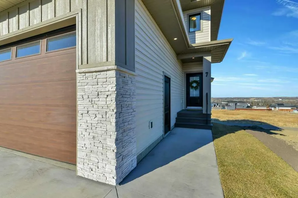 7 Vincent Gate Sylvan Lake AB T4S 0V7