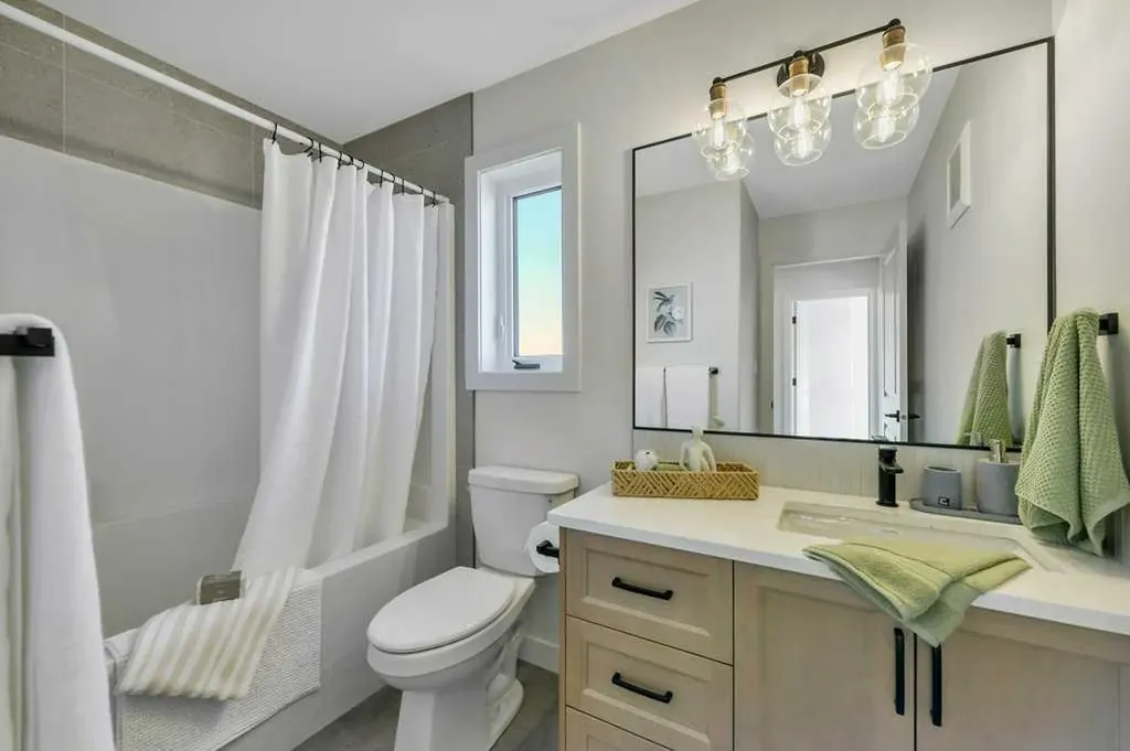 7 Vincent Gate Sylvan Lake AB T4S 0V7