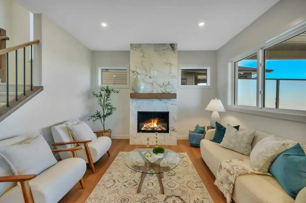 7 Vincent Gate Sylvan Lake AB T4S 0V7
