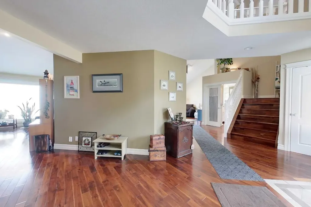 30 Executive Estates Canyon Creek AB T0G0M0