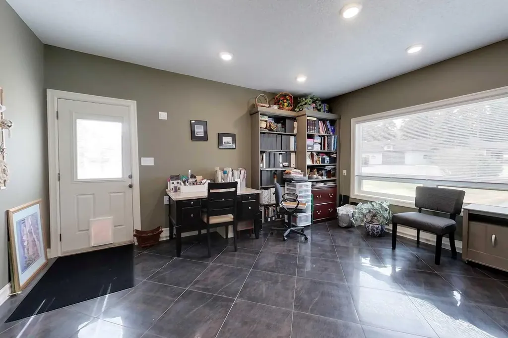 30 Executive Estates Canyon Creek AB T0G0M0