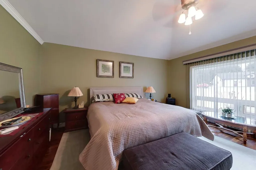 30 Executive Estates Canyon Creek AB T0G0M0