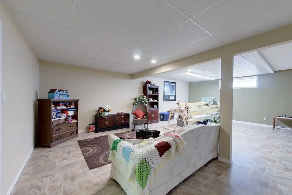 30 Executive Estates Canyon Creek AB T0G0M0
