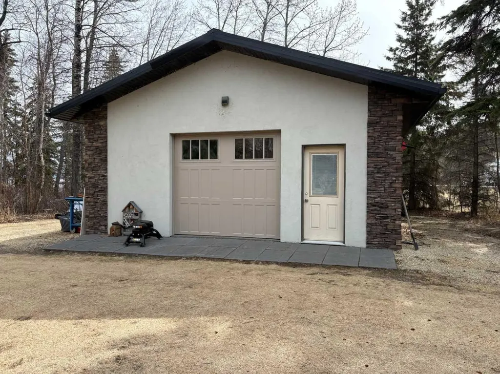 30 Executive Estates Canyon Creek AB T0G0M0