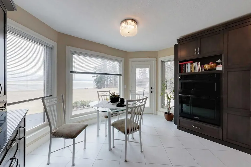 30 Executive Estates Canyon Creek AB T0G0M0