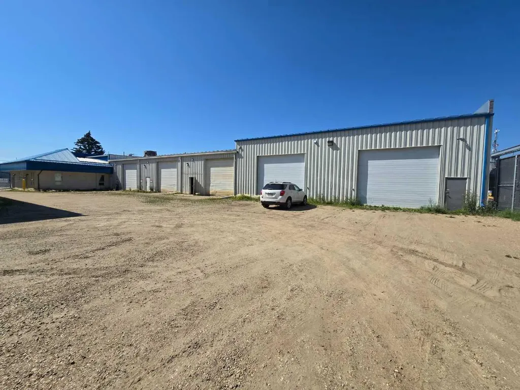 4628 62 Street Red Deer AB T4N 6T3