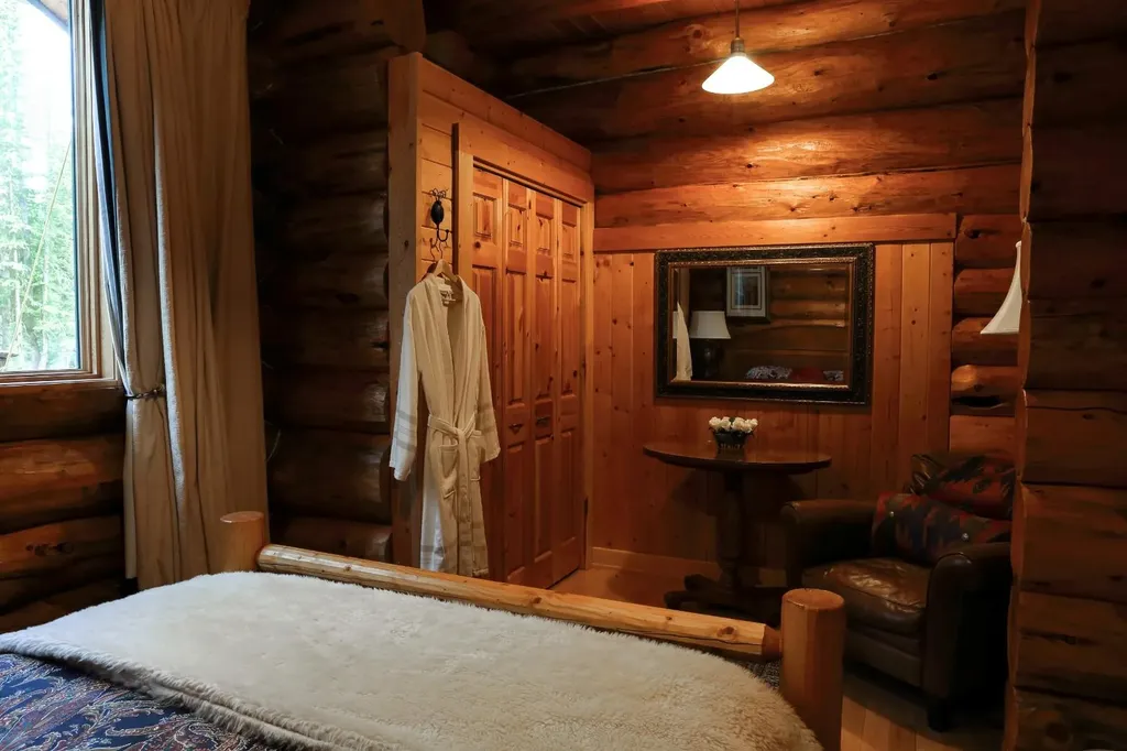104 White Avenue Bragg Creek AB T0L 0K0