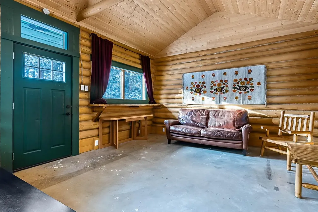 104 White Avenue Bragg Creek AB T0L 0K0