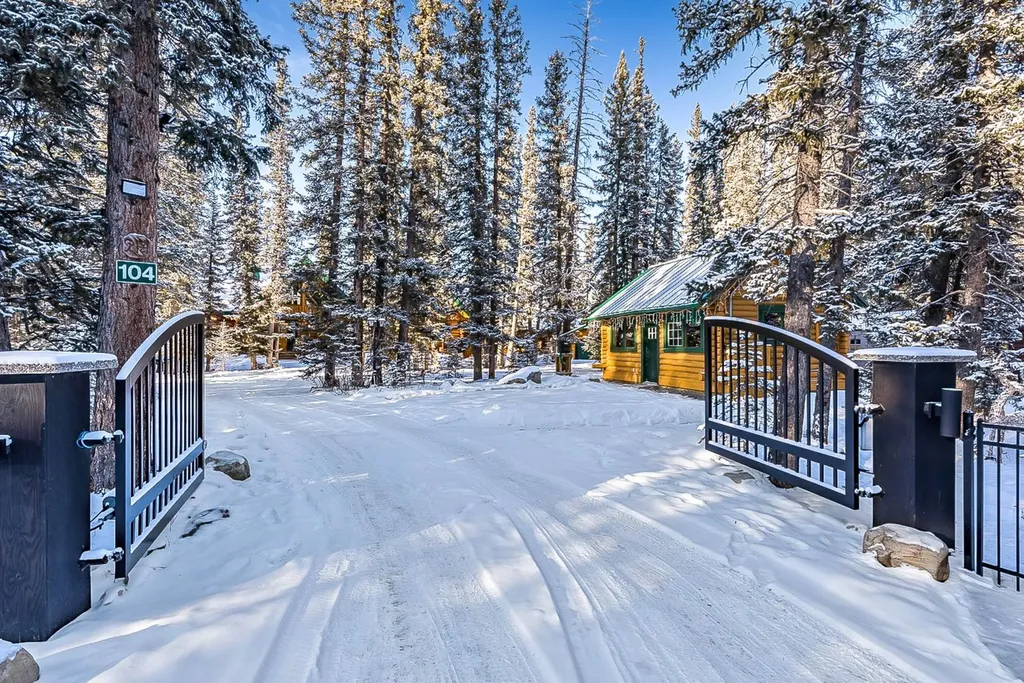 104 White Avenue Bragg Creek AB T0L 0K0