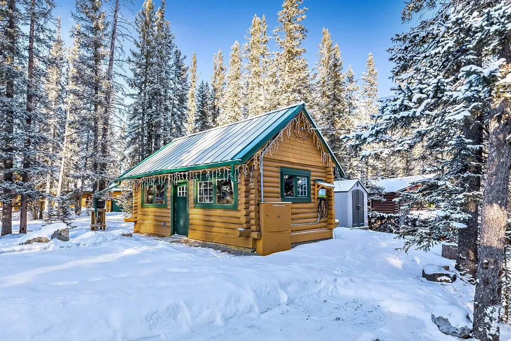104 White Avenue Bragg Creek AB T0L 0K0