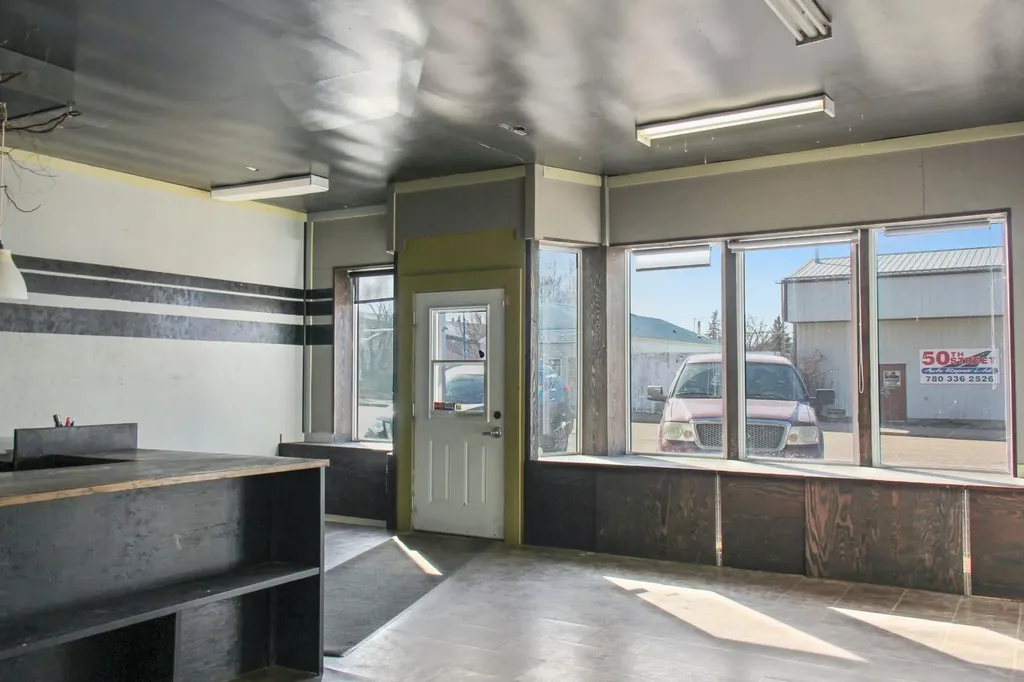 5213 50 Street Viking AB T0B 4N0
