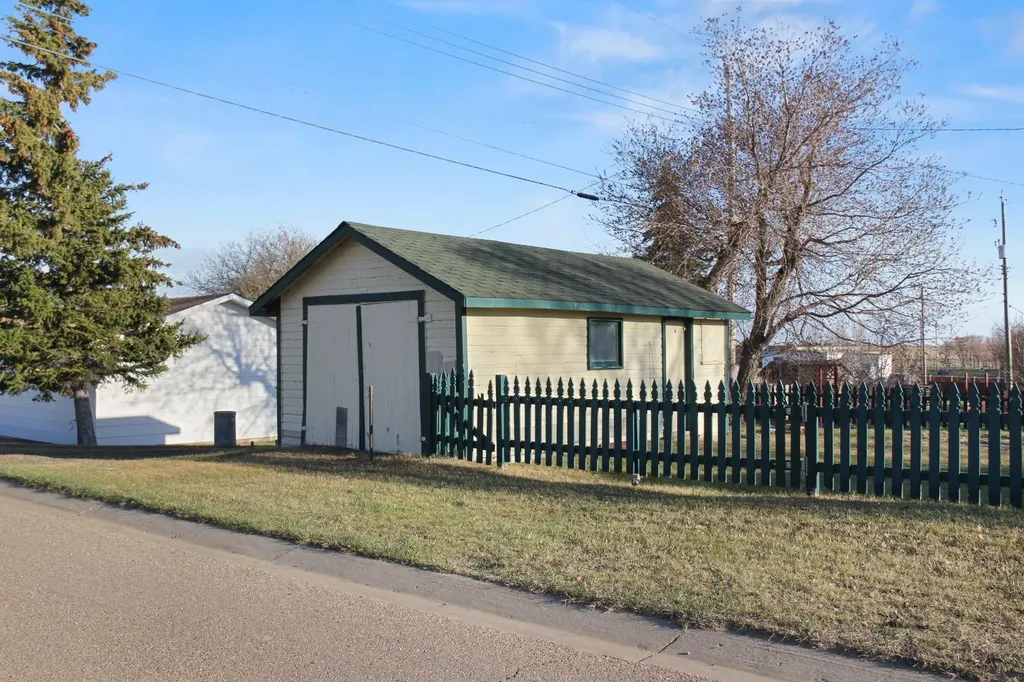 301 Waterloo Street Veteran AB T0C 2S0