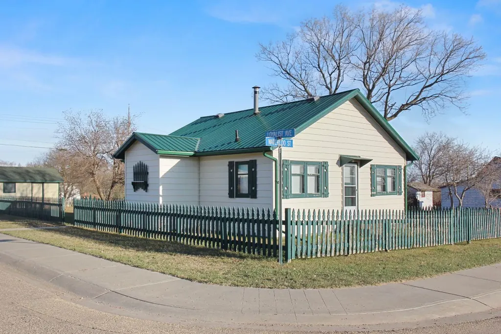 301 Waterloo Street Veteran AB T0C 2S0