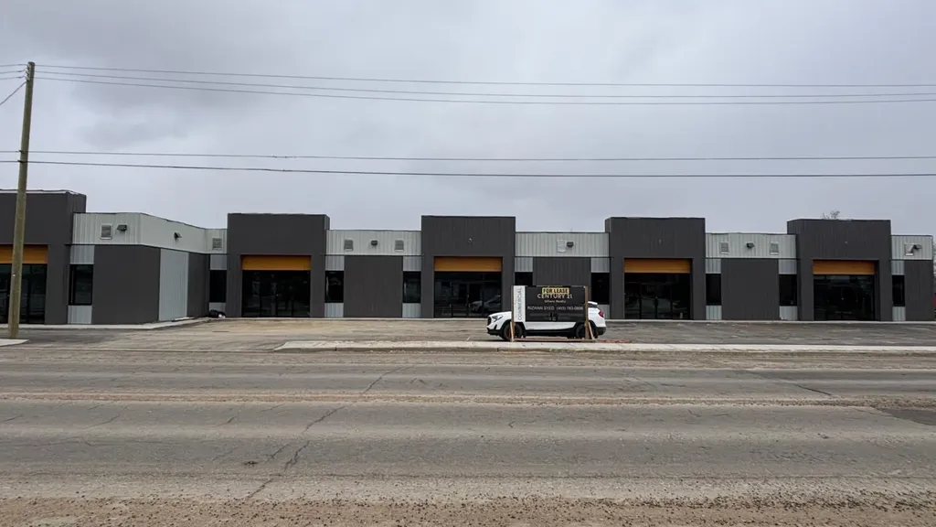 5407 50 Street Ponoka AB T4J 1H9