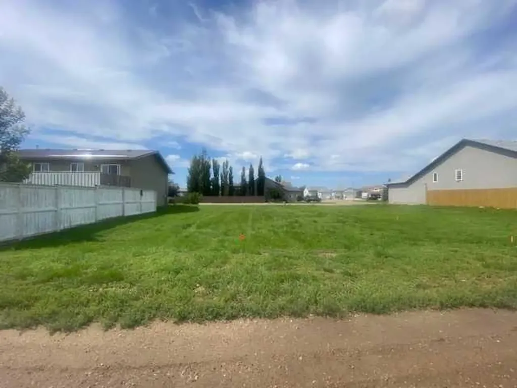 140 Upland Avenue Brooks AB T1R 1N1
